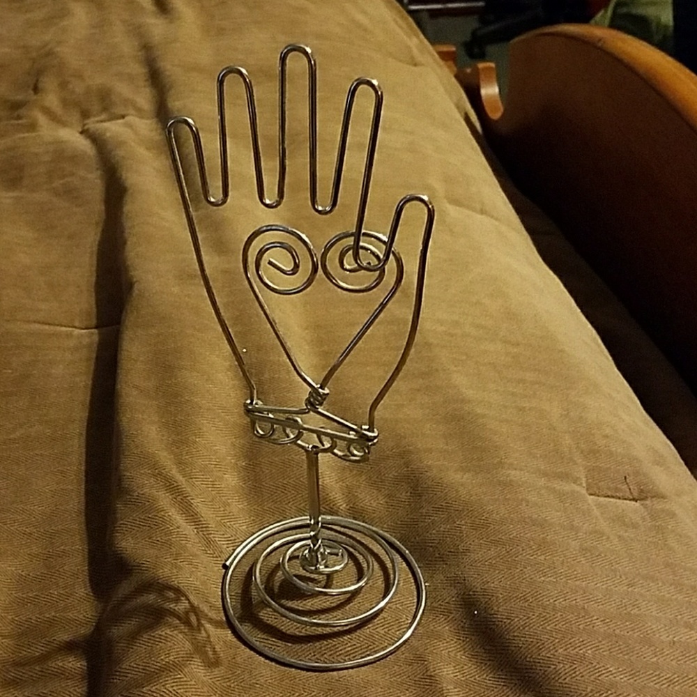 Jewelry catcher