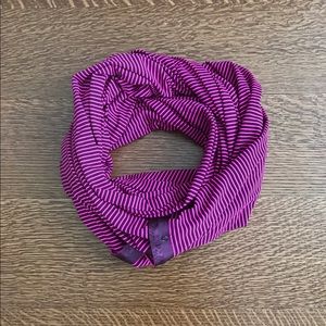 Lululemon snap scarf