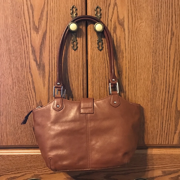Beautiful Tignanello leather handbag! - Picture 2 of 4