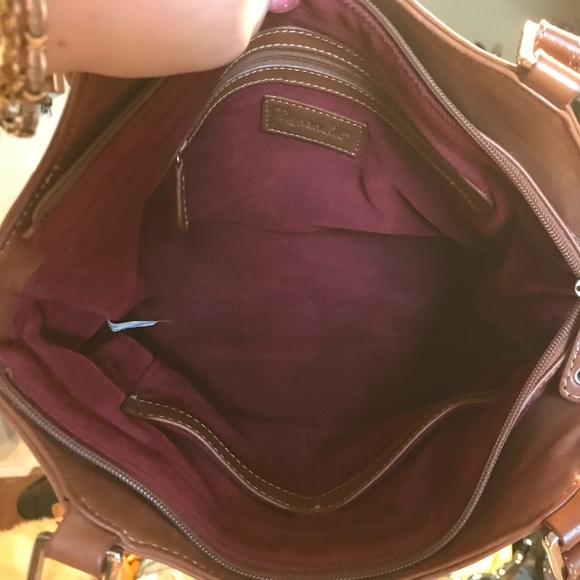 Beautiful Tignanello leather handbag! - Picture 4 of 4