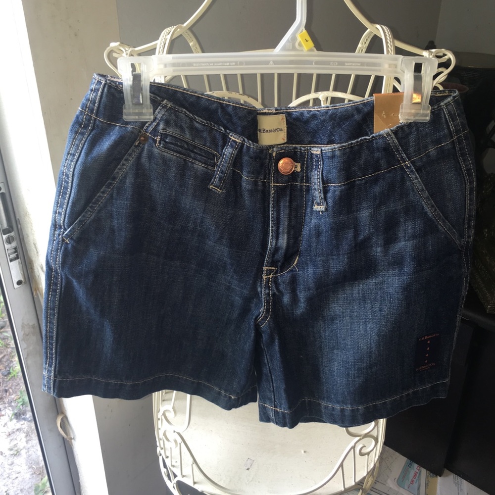 G.H.Bass & Co. Shorts size 4. Perfect length!