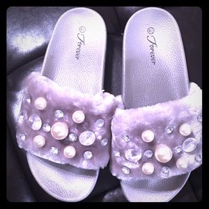 BRAND NEW Grey Furry Jeweled Slide 8.5