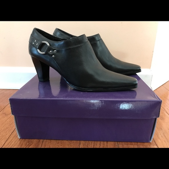 Liz Claiborne Bootie 9M - Picture 1 of 4