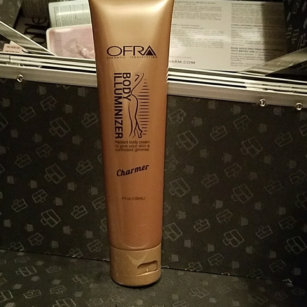 *OFRA BODY ILLUMINIZER 4OZ TUBE*