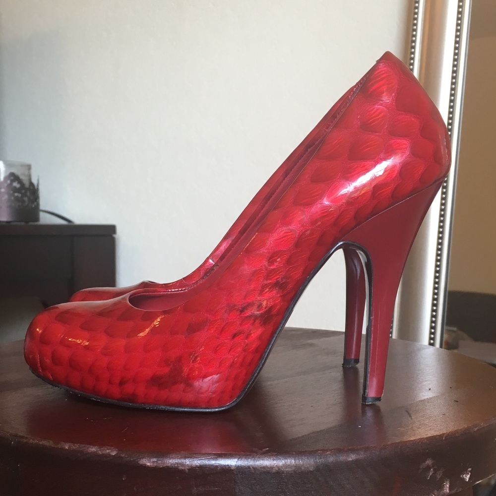 Gianni Bini Patent Leather Snake Pattern Pumps
