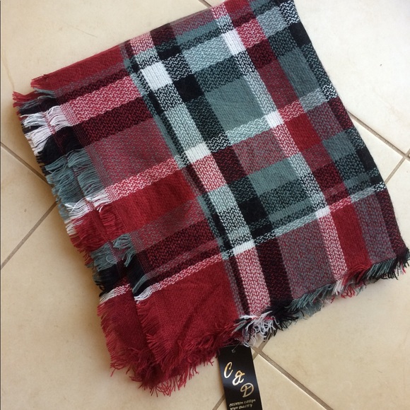 NWT Blanket scarf. - Picture 2 of 2