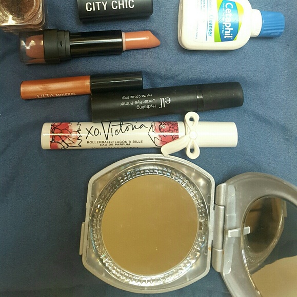 Make up bundle - Picture 2 of 2