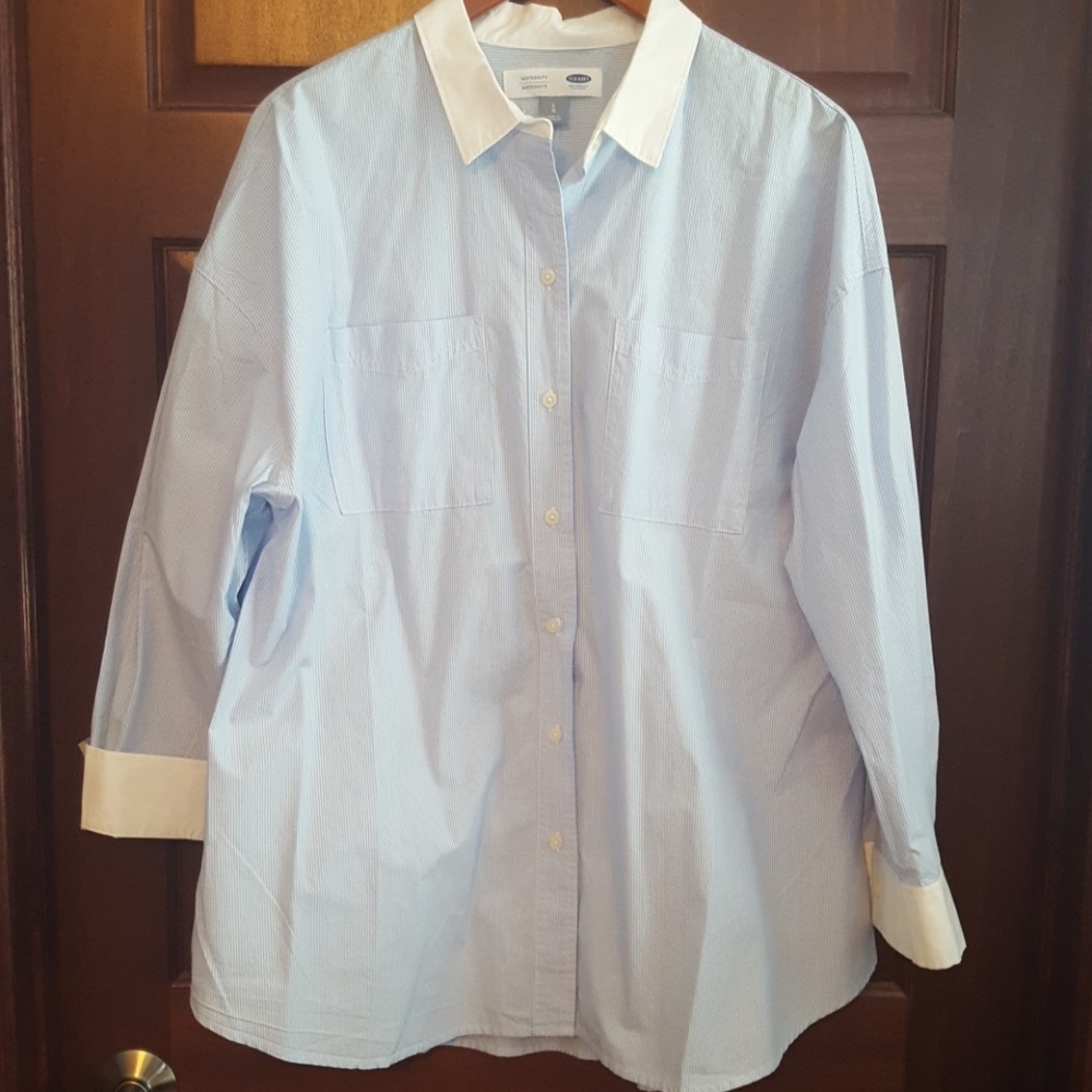 Old Navy Maternity Pin Striped Button Up