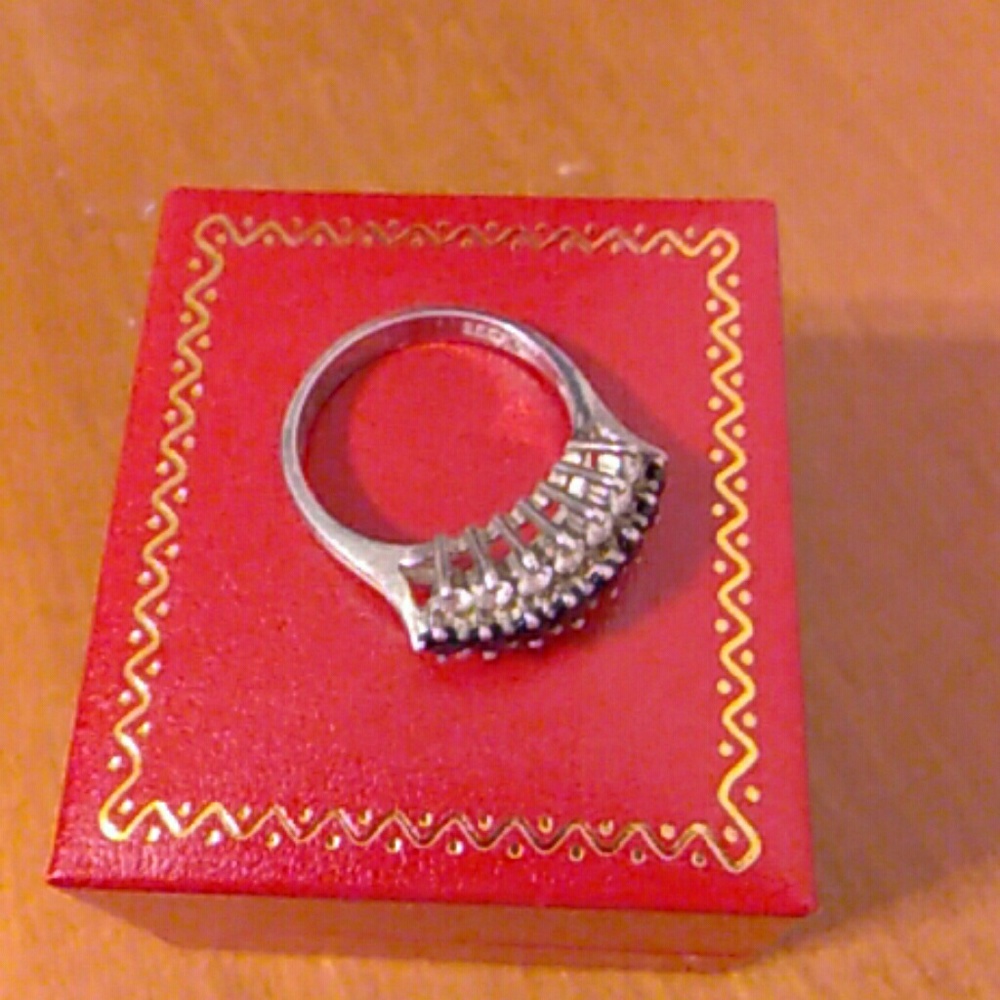 SOLD-Ring - Picture 2 of 4