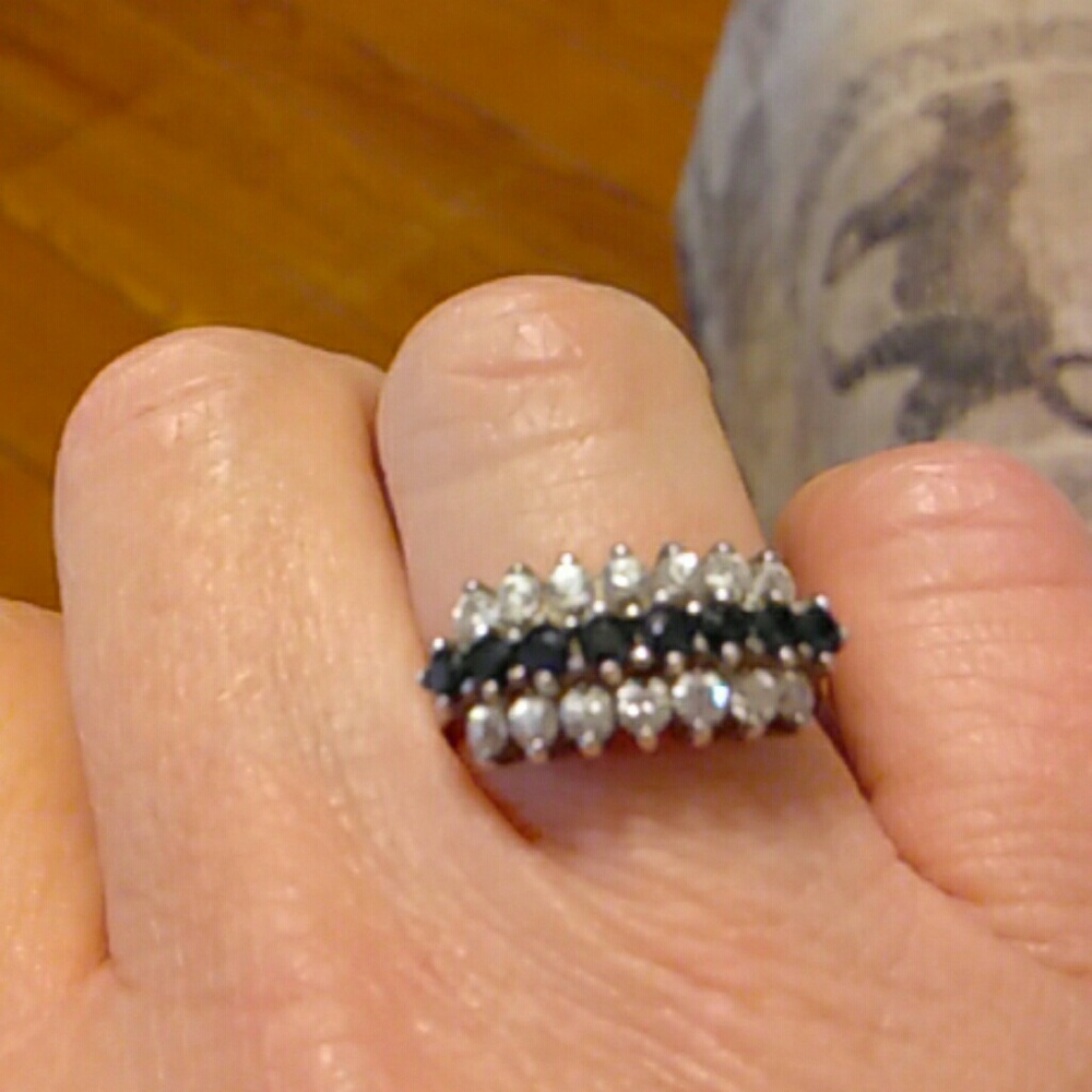 SOLD-Ring - Picture 4 of 4
