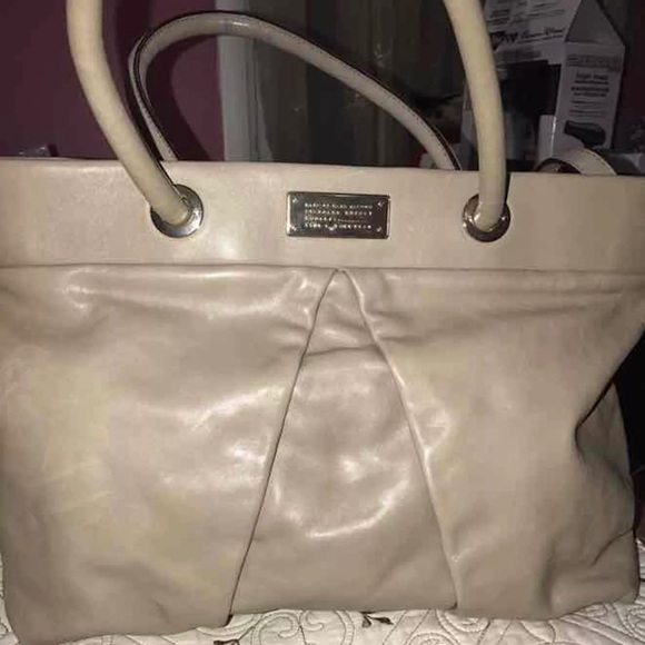 Marc Jacobs leather purse with shoulder strap. - Picture 4 of 4