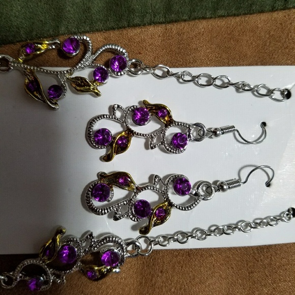 Purple butterfly necklace and earring set - Picture 3 of 4