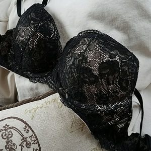 Vs black lace pushup