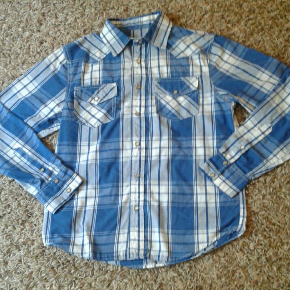 Mens button up shirt, size medium