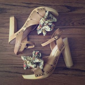 Crown Vintage Floral Wooden Block Heel