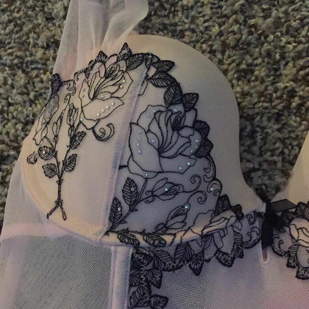 VS Dream Angels pink and black lace Lingerie! NWT