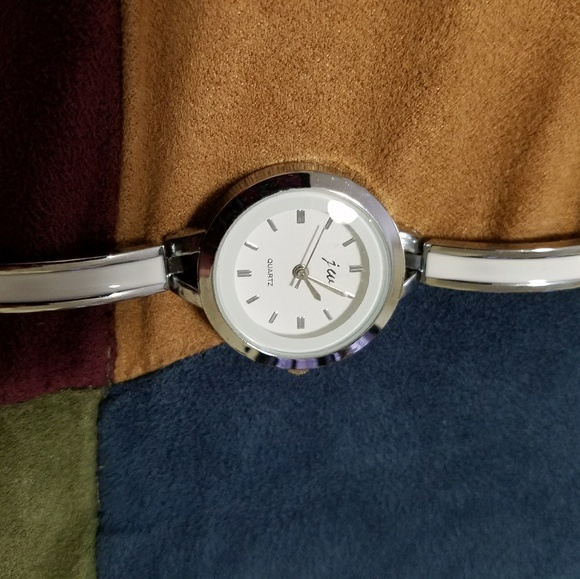 Silver and white watch - Picture 2 of 4