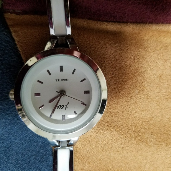 Silver and white watch - Picture 3 of 4