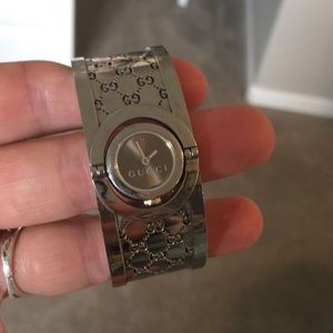 Gucci Twirl Watch