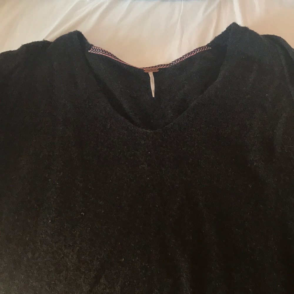Black free people sweater