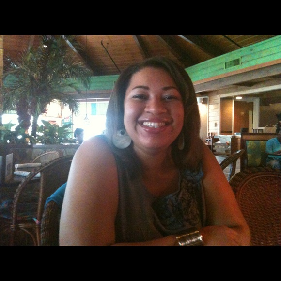 Meet your Posher, Michele - Picture 2 of 4