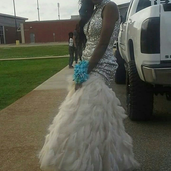 Dresses - Picture 1 of 1