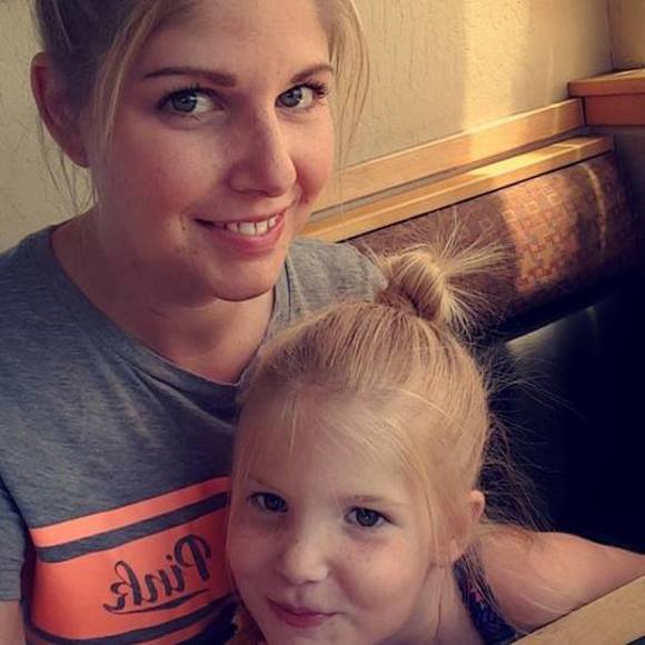 Meet your Posher, Amber - Picture 1 of 1