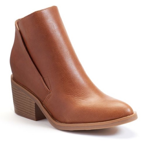 Apt. 9 Shoes - Apt. 9 hidden wedge cognac booties size 9