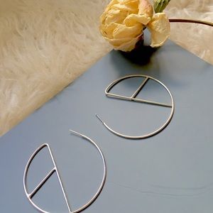 GEOMETRIC HOOPS