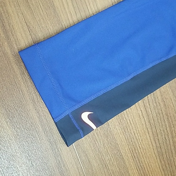 Nike Running Crop - Picture 3 of 5