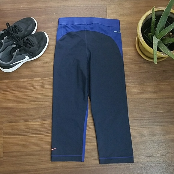 Nike Running Crop - Picture 4 of 5