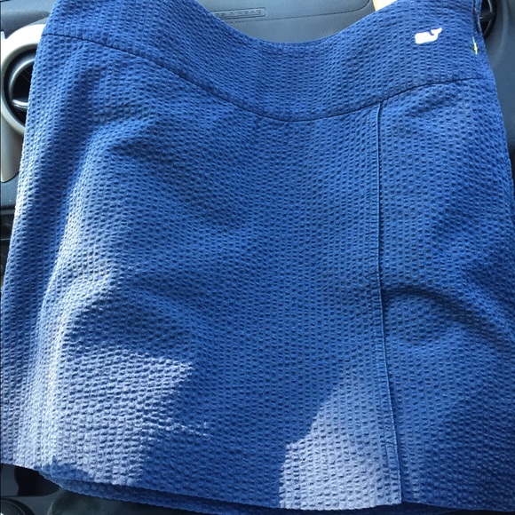 Dresses & Skirts - Vineyard vines navy skirt size 6