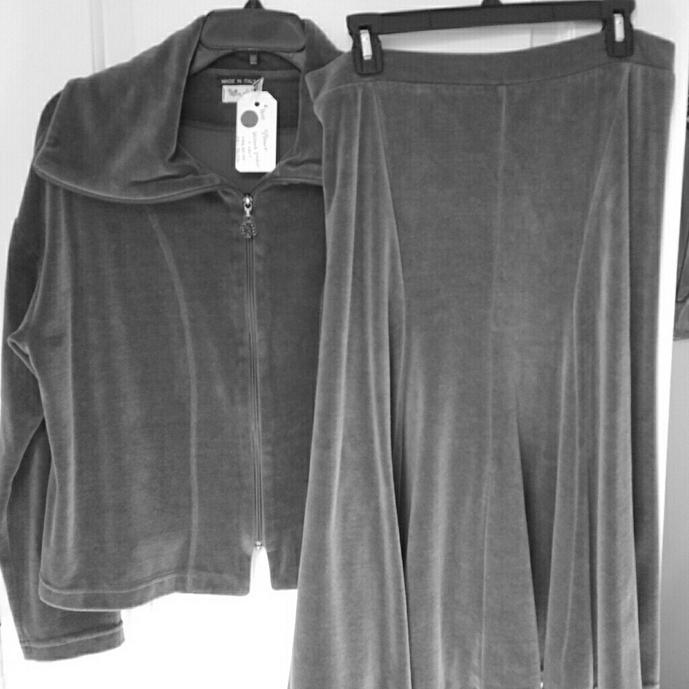 Heart /Made in Italy Jacket & Skirt Ensemble