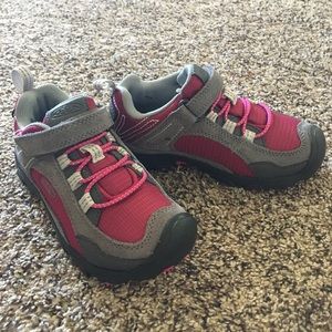 KEEN Girls Joey Sneakers BNIB Pink/Gray size 12