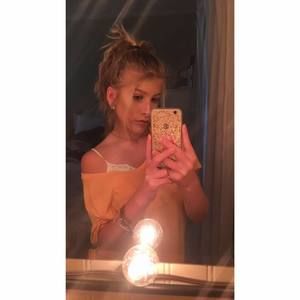 Meet your Posher, Genna