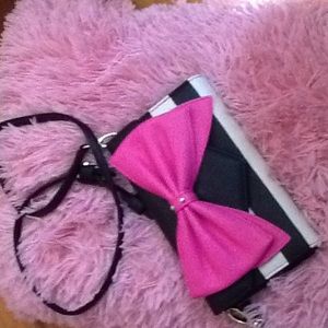 Betsy Johnson cross body wallet