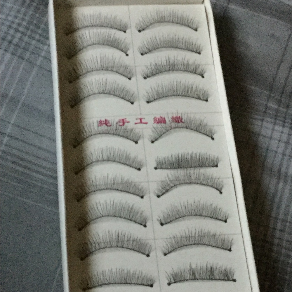 Eyelashes it's also new never used it.