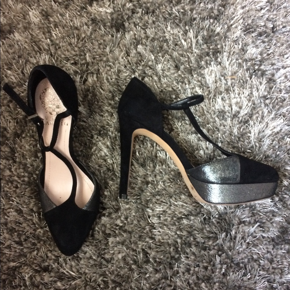 Vince Camuto pumps