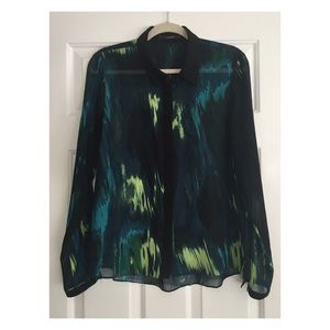 ✨Tahari✨ Chiffon long sleeve button down