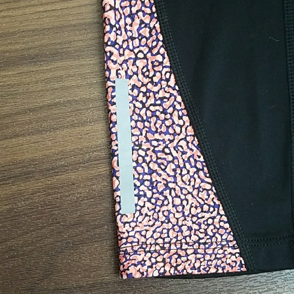 Nike Running Crop - Picture 2 of 6