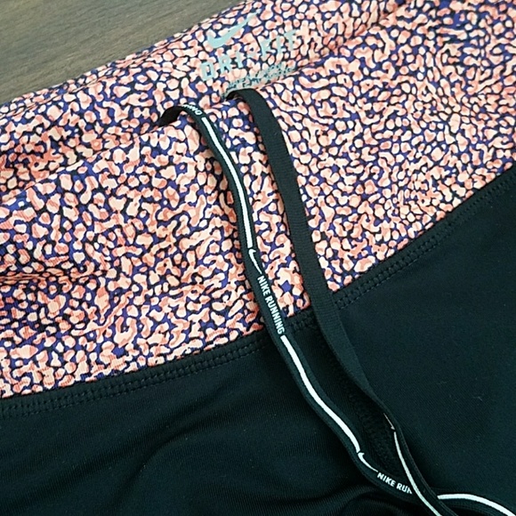 Nike Running Crop - Picture 3 of 6