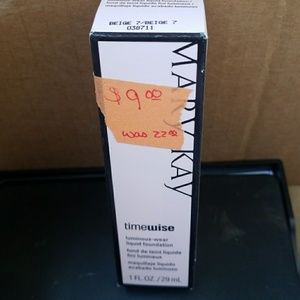 Luminous-Wear Foundation