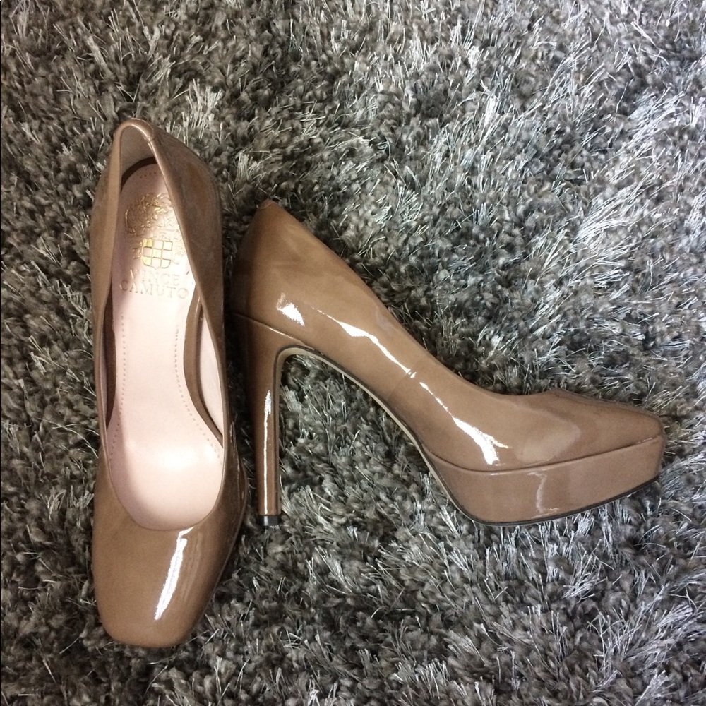 Vince Camuto nude pumps