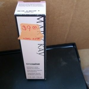 Luminous-wear Foundation