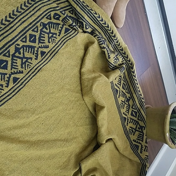 Reversible Wrap - Picture 4 of 5