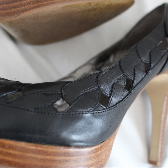 Guess Black Leather Cutout Peep Toe Stacked Wood Pump-Style 4" Heel 1" Platform - Picture 8 of 8
