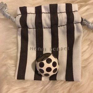 Henri bendel ring