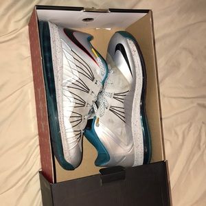 Nike LeBron 10's low Akron Aeros - 100% Authentic