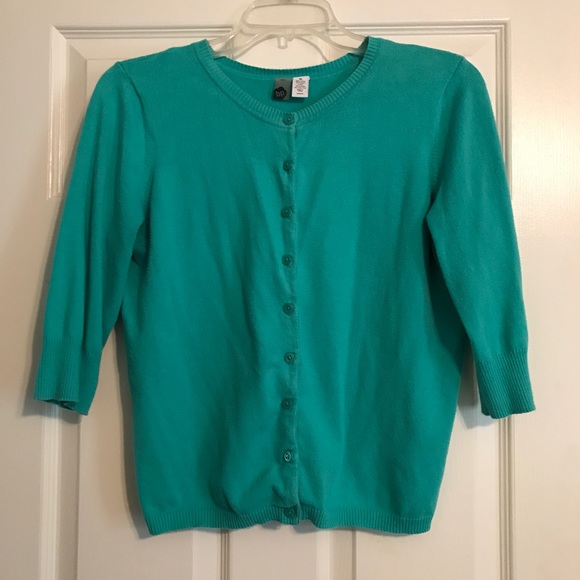 📍5/$20 B.P. Crop Cardigan - Picture 1 of 4