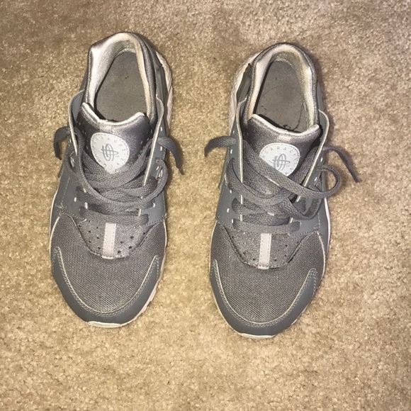 Nike Shoes - Nike Grey Huarache